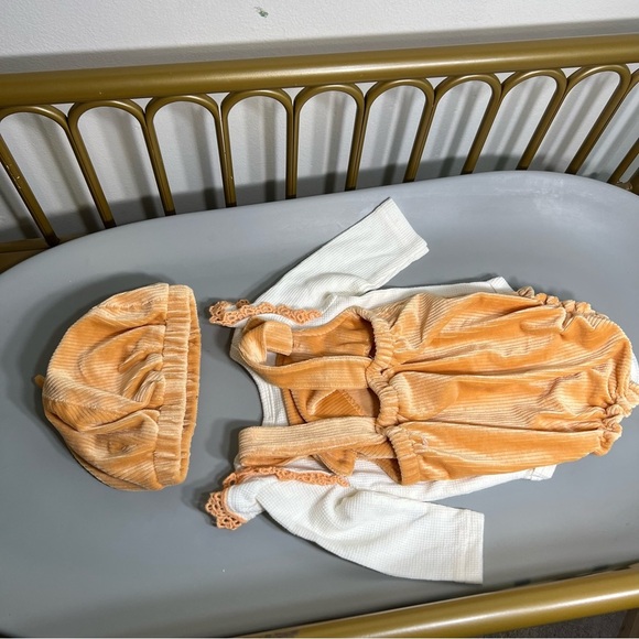 Orange and Cream Babygirl velour Outfit w/ Hat ruffle & lace detail. No flaws - Picture 10 of 11